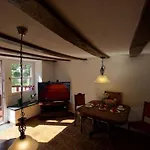 Altes Faehrhaus Anno 1 6 3 3 - Traumferienwohnung In Exponierter Moselufer-lage By Interhome * ترابن ترارباخ