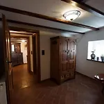 شقة Altes Faehrhaus Anno 1 6 3 3 - Traumferienwohnung In Exponierter Moselufer-lage By Interhome
