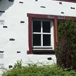 Altes Faehrhaus Anno 1 6 3 3 - Traumferienwohnung In Exponierter Moselufer-lage By Interhome شقة ترابن ترارباخ