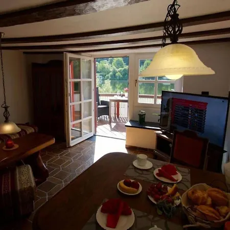 Altes Faehrhaus Anno 1 6 3 3 - Traumferienwohnung In Exponierter Moselufer-lage By Interhome Apartamento Traben-Trarbach