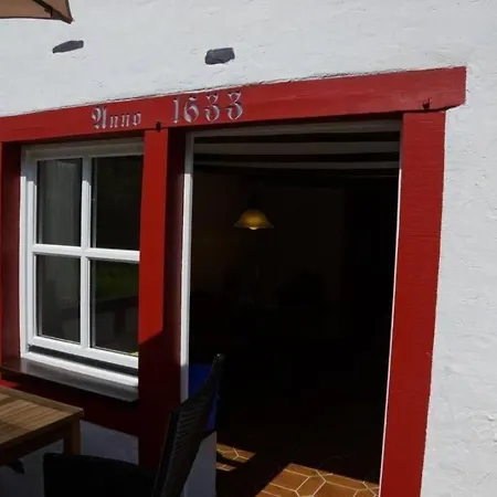 Apartamento Altes Faehrhaus Anno 1 6 3 3 - Traumferienwohnung In Exponierter Moselufer-lage By Interhome Traben-Trarbach