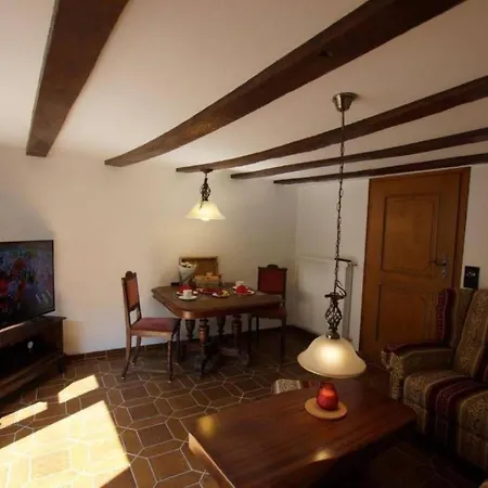 Altes Faehrhaus Anno 1 6 3 3 - Traumferienwohnung In Exponierter Moselufer-lage By Interhome Appartement