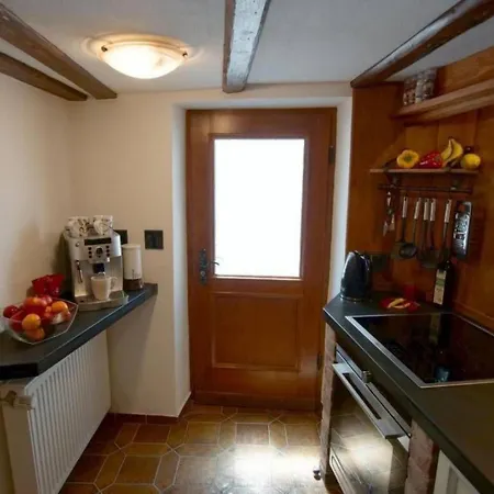 Altes Faehrhaus Anno 1 6 3 3 - Traumferienwohnung In Exponierter Moselufer-lage By Interhome Appartement