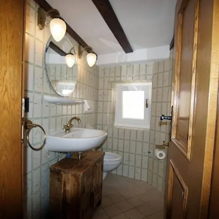 Altes Faehrhaus Anno 1 6 3 3 - Traumferienwohnung In Exponierter Moselufer-lage By Interhome Apartment *