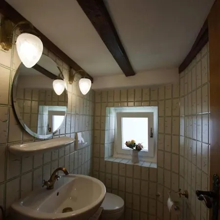 Altes Faehrhaus Anno 1 6 3 3 - Traumferienwohnung In Exponierter Moselufer-lage By Interhome * Verbandsgemeinde Traben-Trarbach