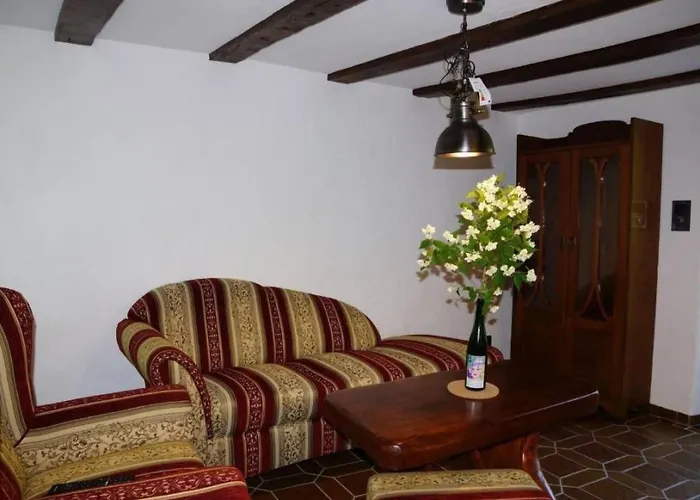 Apartamento Altes Faehrhaus Anno 1 6 3 3 - Traumferienwohnung In Exponierter Moselufer-lage By Interhome