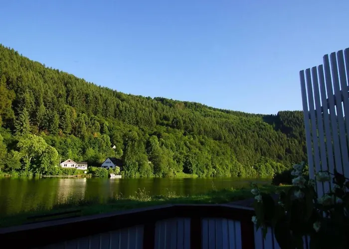 Altes Faehrhaus Anno 1 6 3 3 - Traumferienwohnung In Exponierter Moselufer-lage By Interhome Apartamento