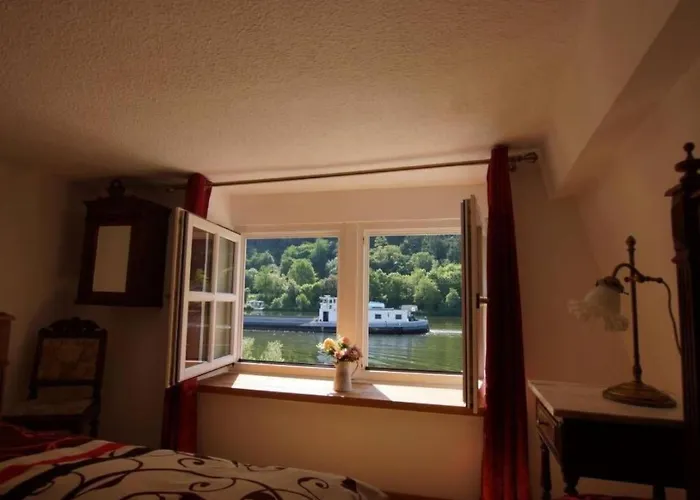 Altes Faehrhaus Anno 1 6 3 3 - Traumferienwohnung In Exponierter Moselufer-lage By Interhome