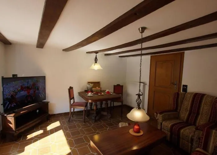 Altes Faehrhaus Anno 1 6 3 3 - Traumferienwohnung In Exponierter Moselufer-lage By Interhome Apartamento