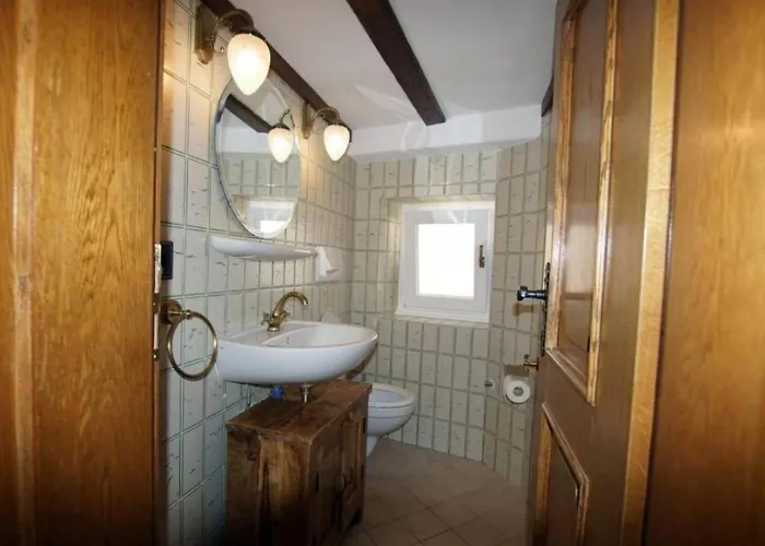 Altes Faehrhaus Anno 1 6 3 3 - Traumferienwohnung In Exponierter Moselufer-lage By Interhome Apartamento *