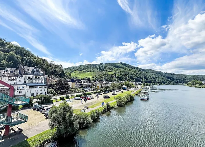 Apartamento Altes Faehrhaus Anno 1 6 3 3 - Traumferienwohnung In Exponierter Moselufer-lage By Interhome